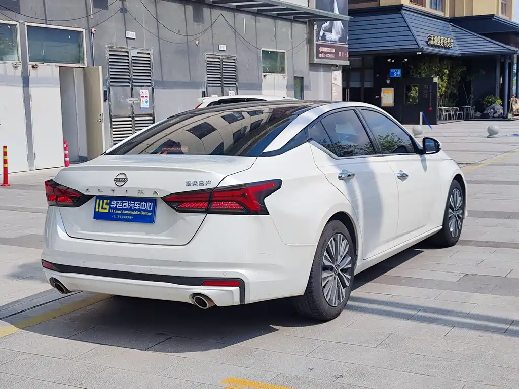Teana 2.0 L XL-TLS Joy
