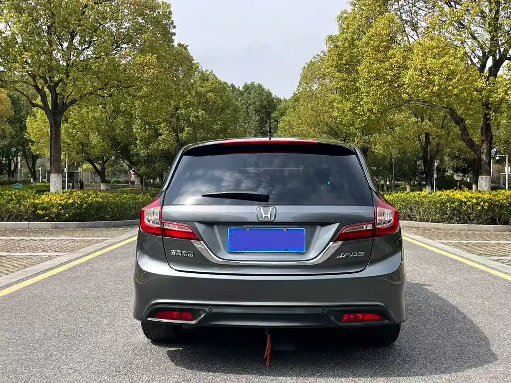 Jade 1.8 L Auto Comfort 5-seat