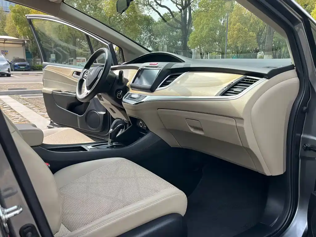 Jade 1.8 L Auto Comfort 5-seat