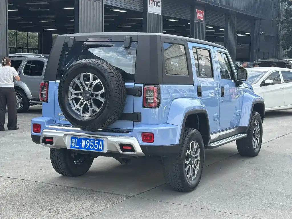 BAIC BJ40 2.0 T Auto 4 WD City Hunter Swordsman