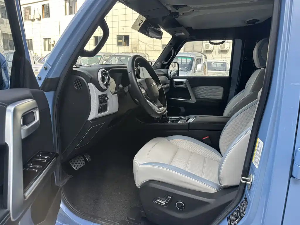 BAIC BJ40 2.0 T Auto 4 WD City Hunter Swordsman