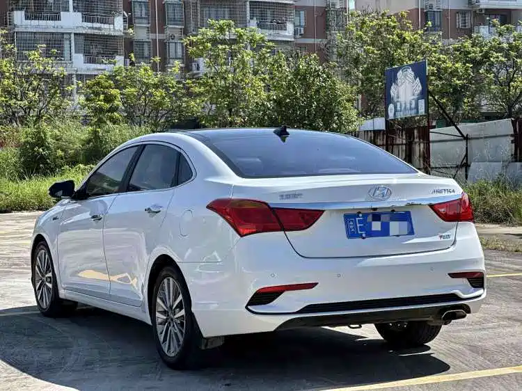 Mistra 1.6 T Auto Intelligent GLS CN-V