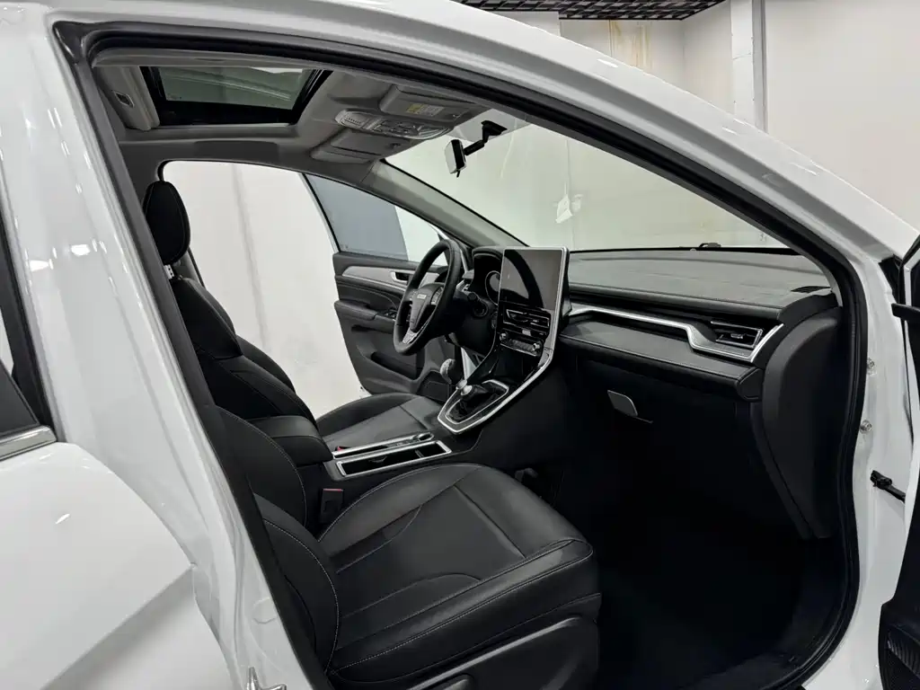 Haval M6 PLUS 1.5 T Manual Luxury Connected