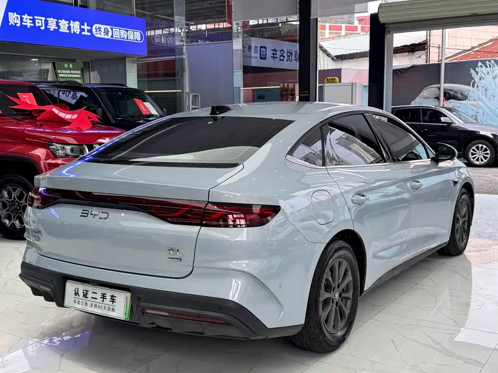 Qin L DM-i Smart Drive 80 KM Leading
