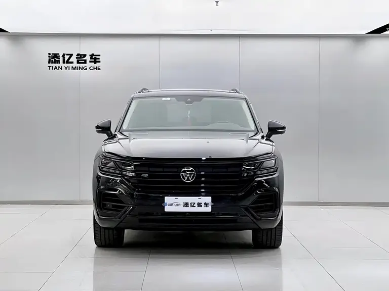 Volkswagen Touareg 3.0 TSI Sharp Enjoyment Black Shine Sport Package
