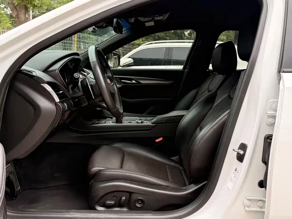 Cadillac CT5 Facelift 28 T Leading Sport