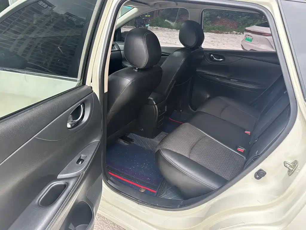 Tiida 1.6 L CVT Smart Travel