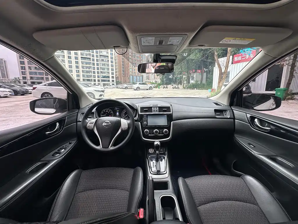 Tiida 1.6 L CVT Smart Travel
