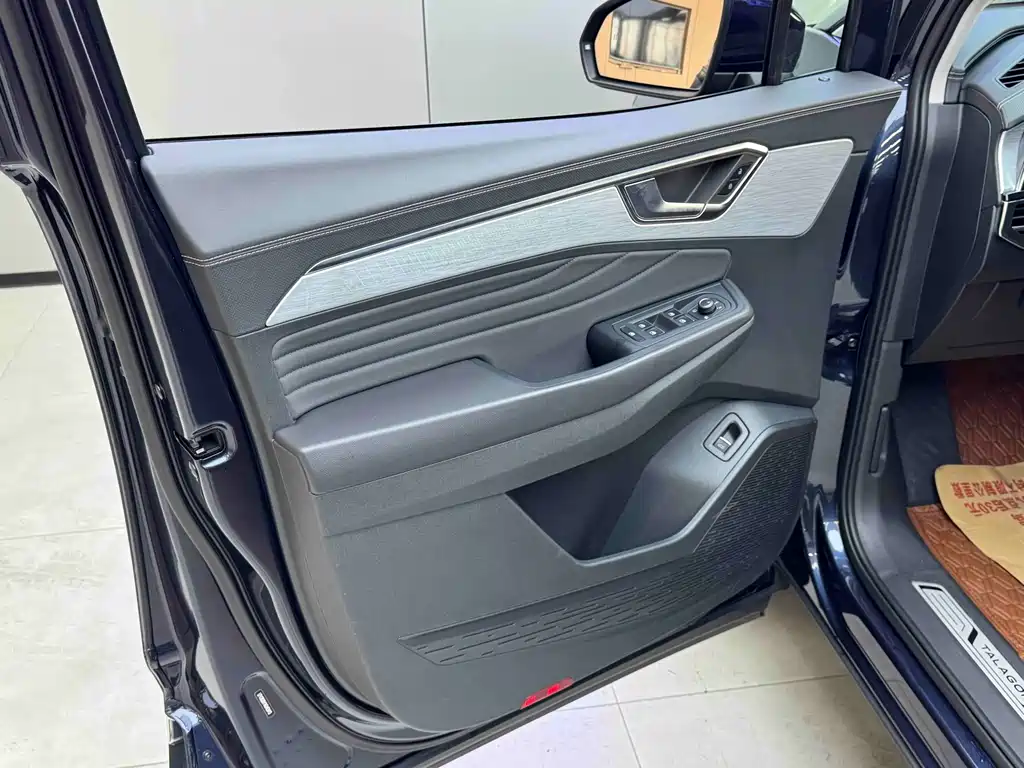 Talagon 380 TSI 4 WD Luxury Premium Realm Pro 6-seat