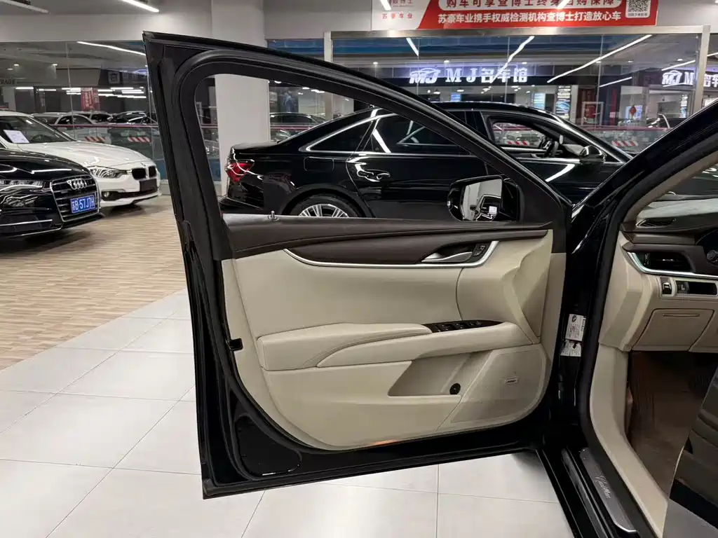 Cadillac XTS 28 T Tech
