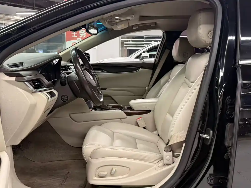 Cadillac XTS 28 T Tech
