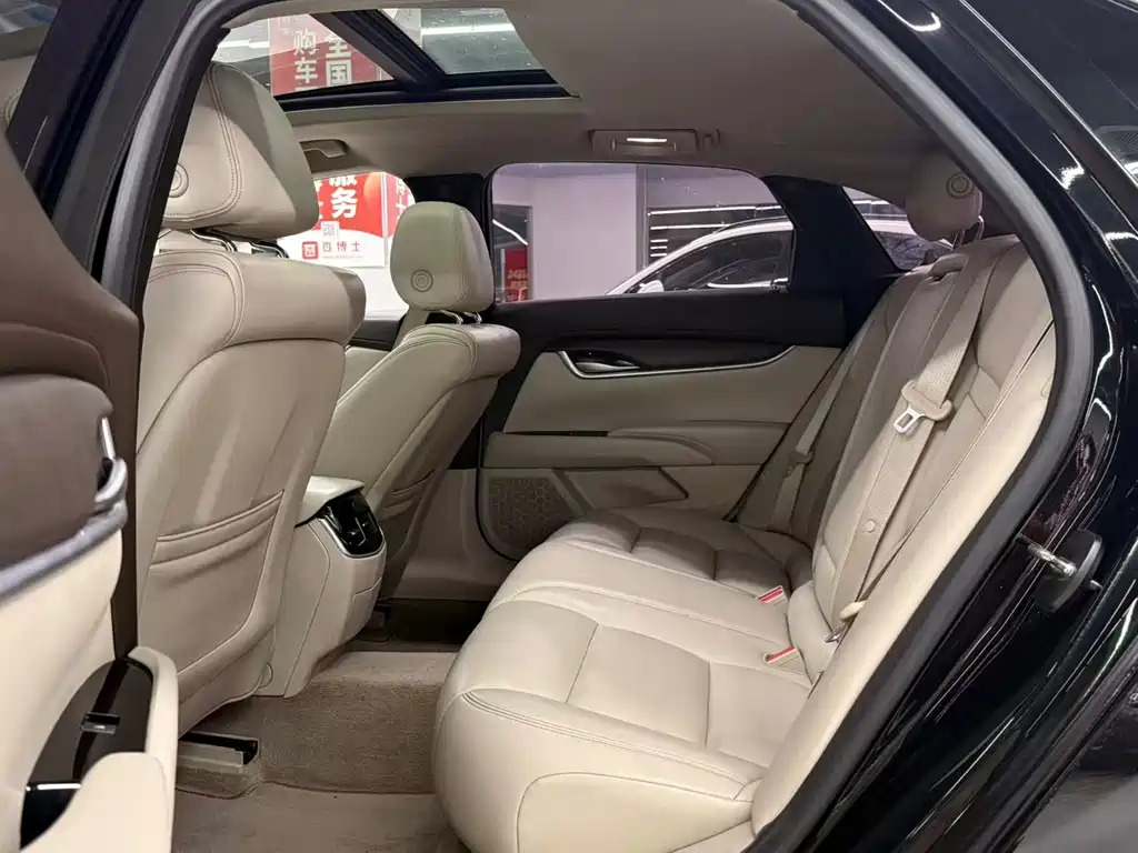 Cadillac XTS 28 T Tech