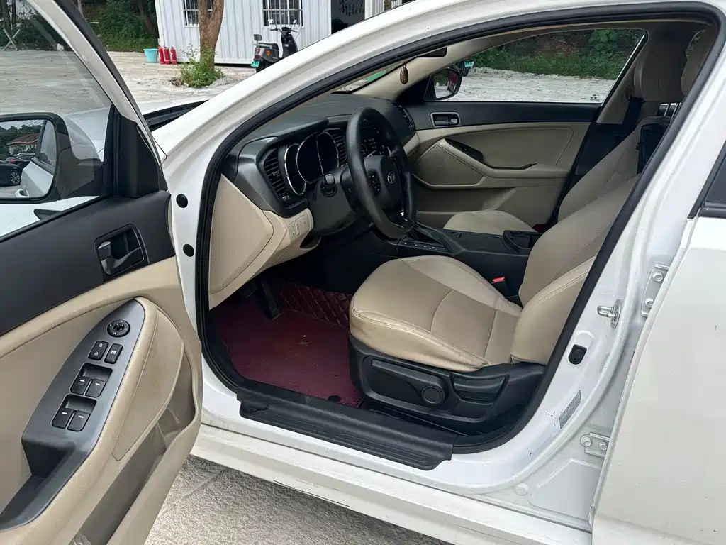 Kia K5 2.0 L Auto GL