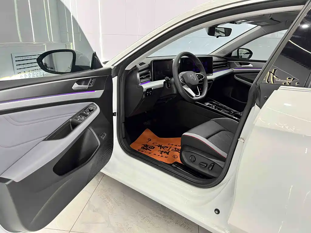Lamando Lamando L 280 TSI DSG Spicy Cool