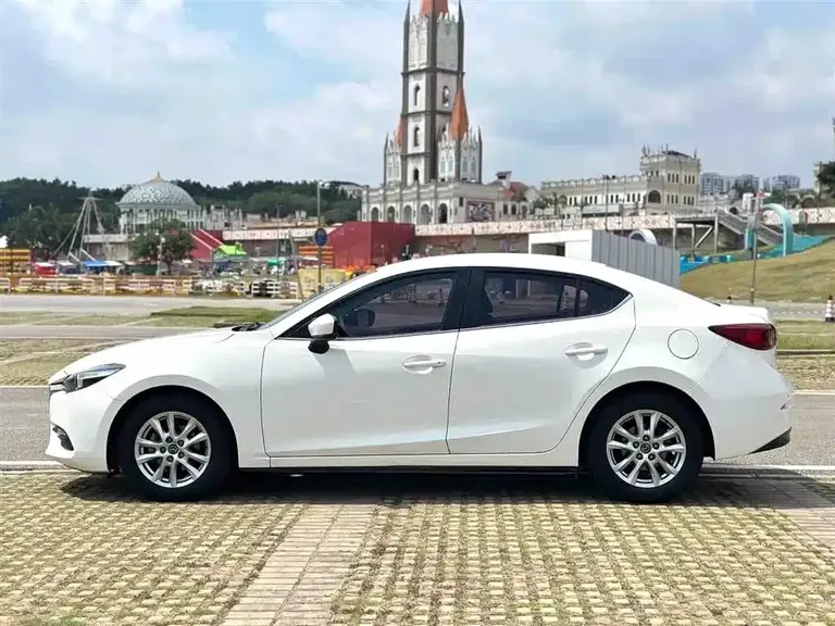 Mazda 3 Axela Sedan 1.5 L Auto Comfort CN-V