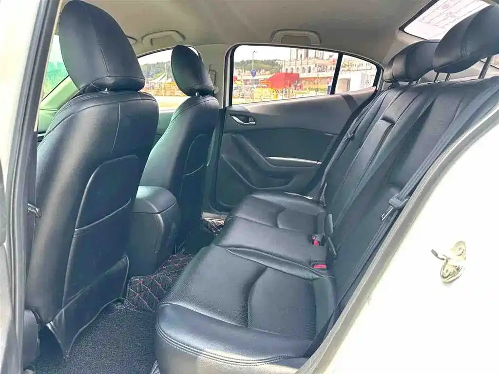 Mazda 3 Axela Sedan 1.5 L Auto Comfort CN-V