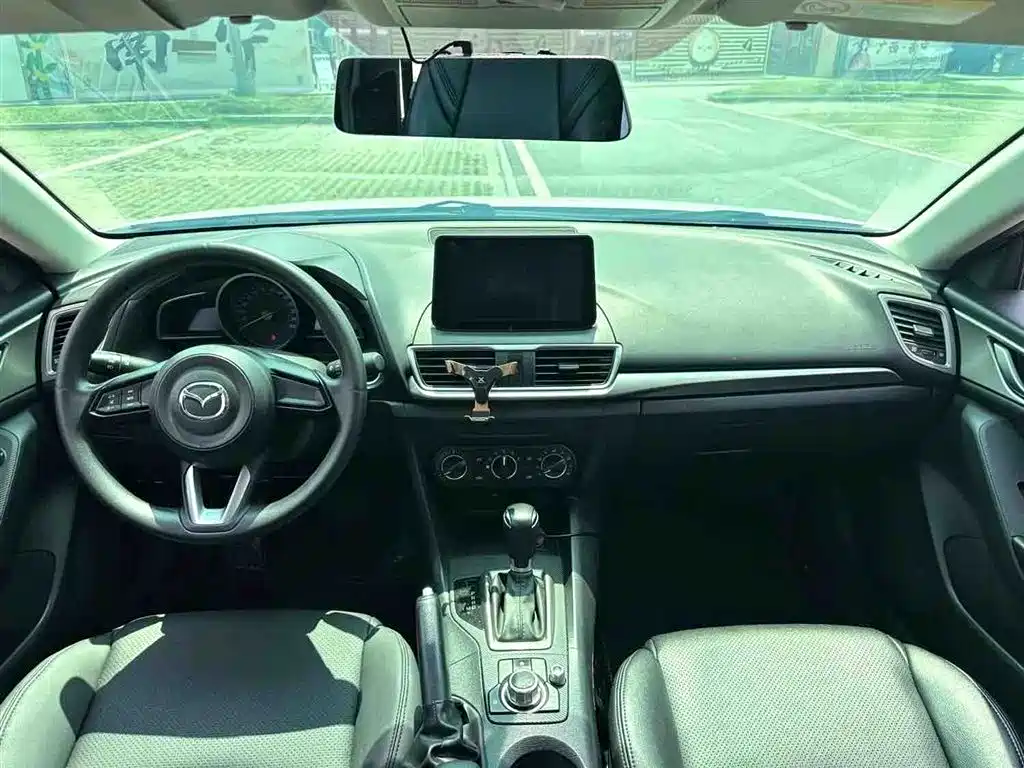 Mazda 3 Axela Sedan 1.5 L Auto Comfort CN-V