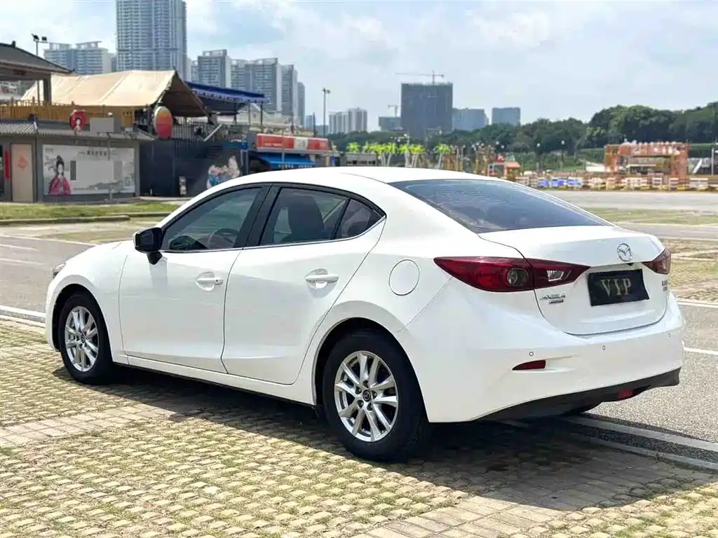 Mazda 3 Axela Sedan 1.5 L Auto Comfort CN-V