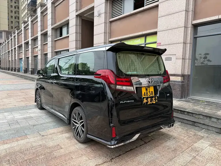 Toyota Alphard 3.5 L Luxury