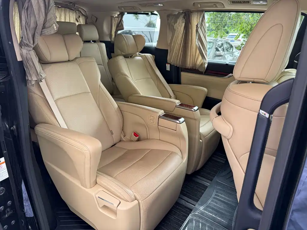 Alphard 3.5 L Luxury