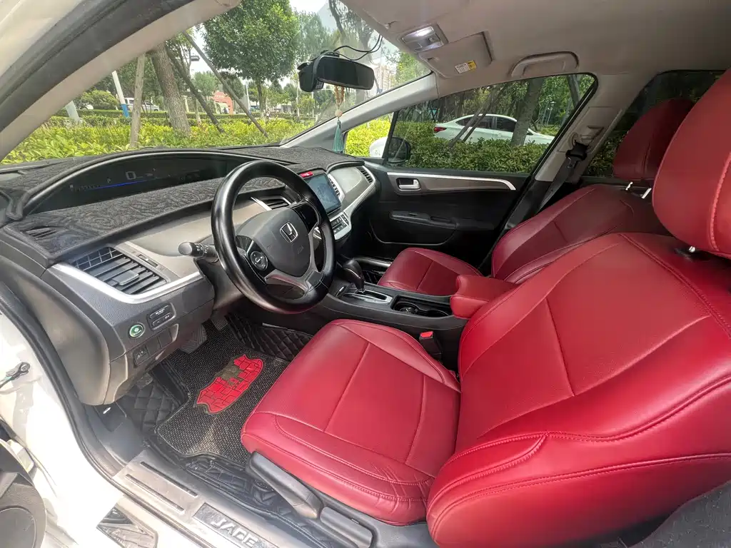 Jade 1.8 L Auto Classic 5-seat