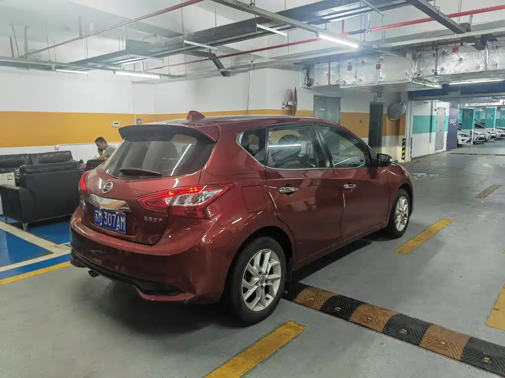 Tiida 1.6 L CVT Smart Travel