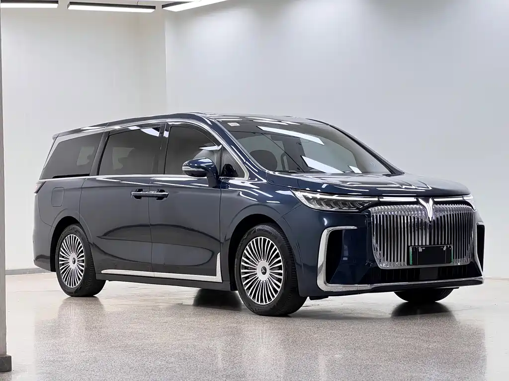 Voyah Dreamer PHEV 4 WD Distinguished Kunpeng