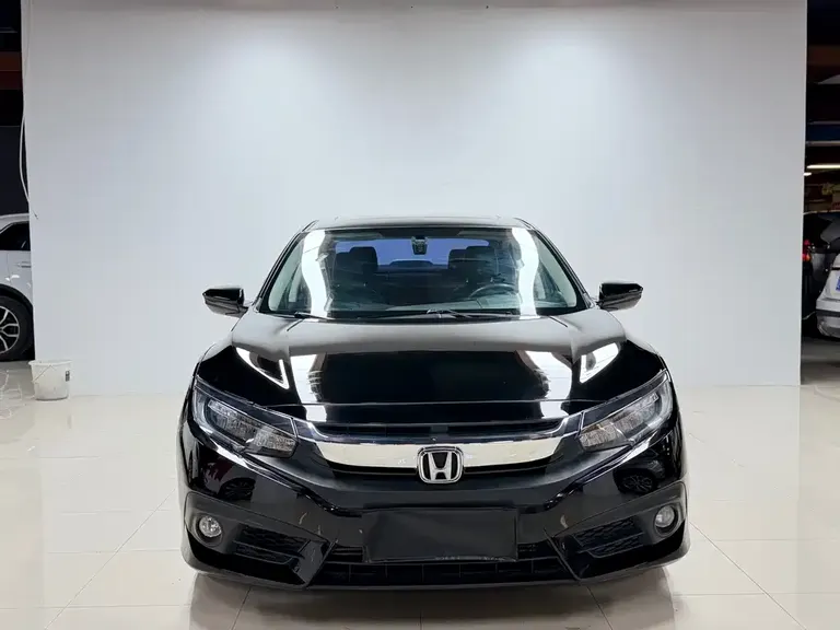 Honda Civic 220 TURBO CVT Distinguished