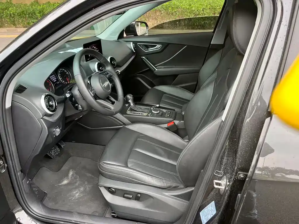 Audi Q2 L 35 TFSI Progressive Elegant