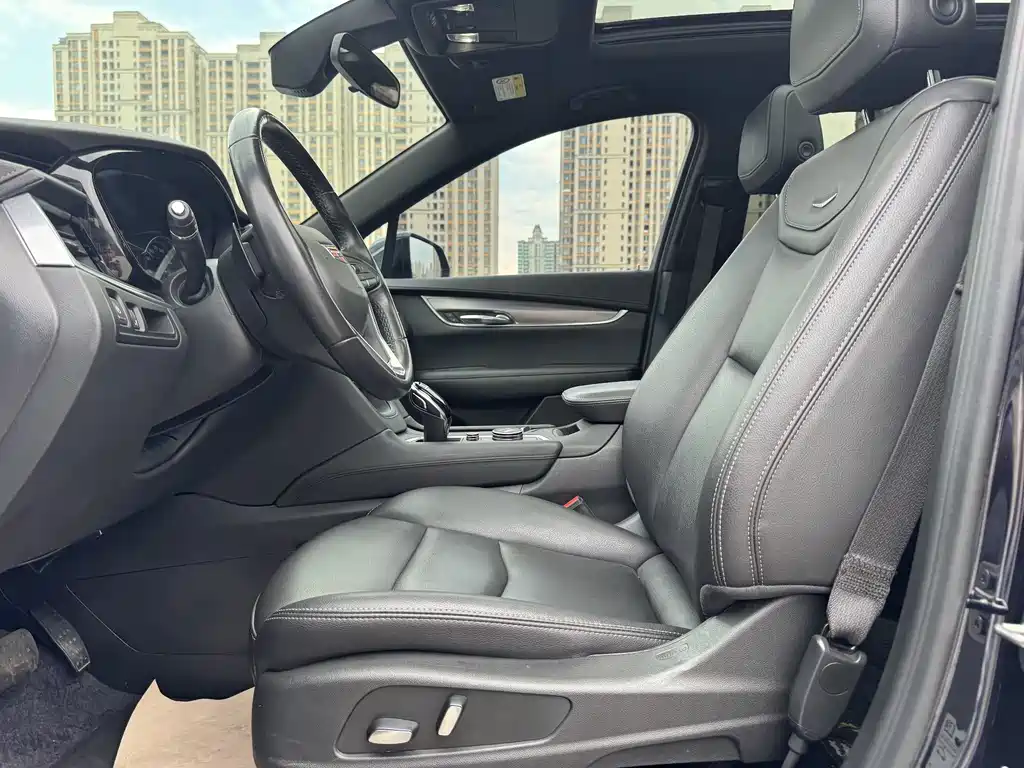 Cadillac XT6 2.0 T 6-seat 4 WD Style