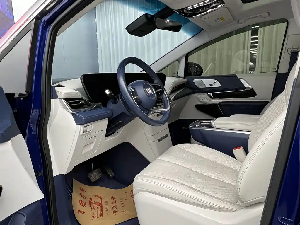 Century 2.0 T 6-seat Heritage