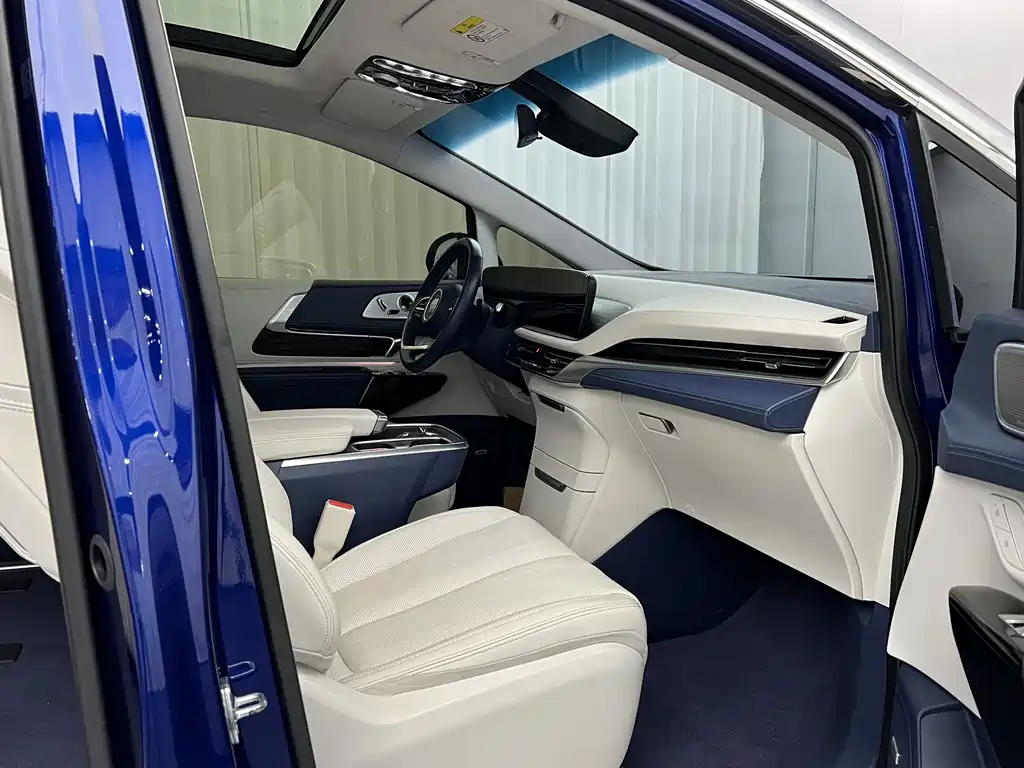 Century 2.0 T 6-seat Heritage