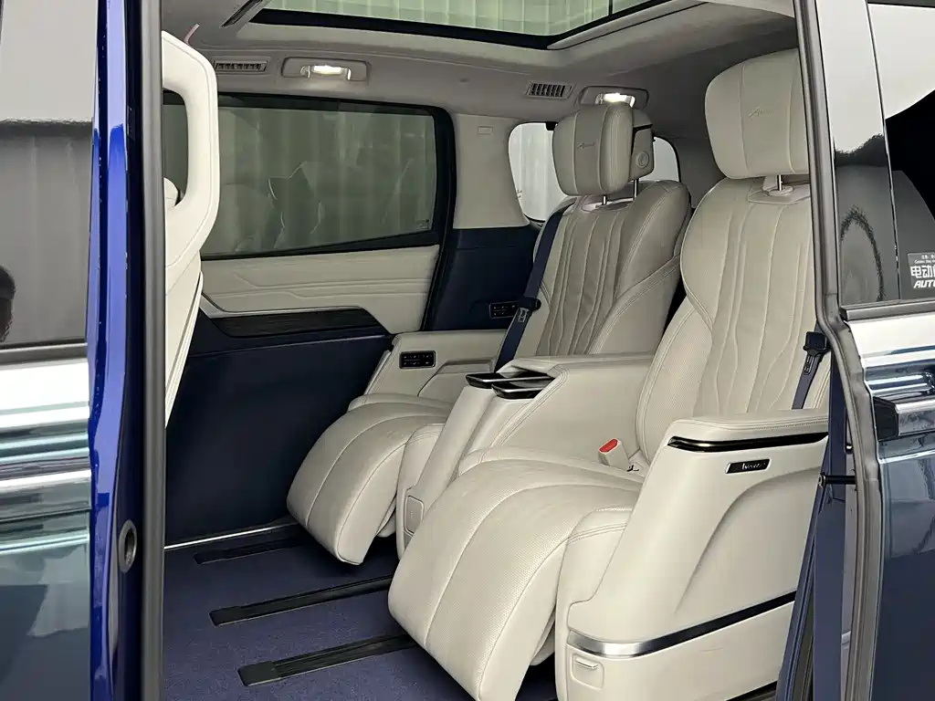 Century 2.0 T 6-seat Heritage