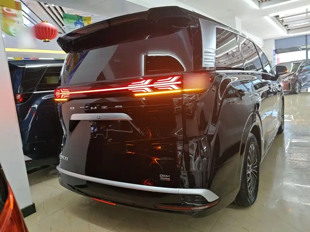 Denza D9 DM-i Smart Drive 1020 4 WD Honored