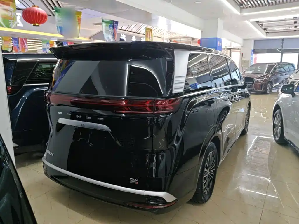 Denza D9 DM-i Smart Drive 1020 4 WD Honored