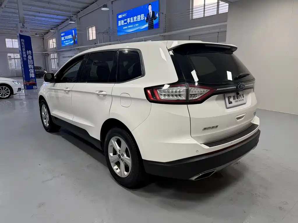 Edge EcoBoost 245 2 WD Elite Sharp 5-seat CN-V
