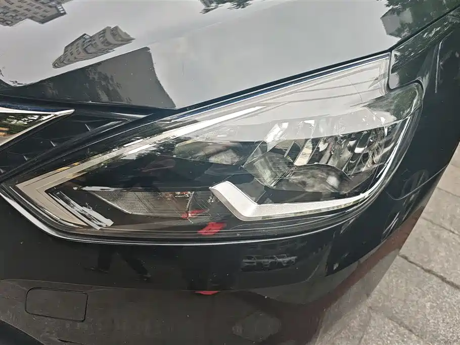 Sylphy Facelift III Classic 1.6 XE CVT Comfort