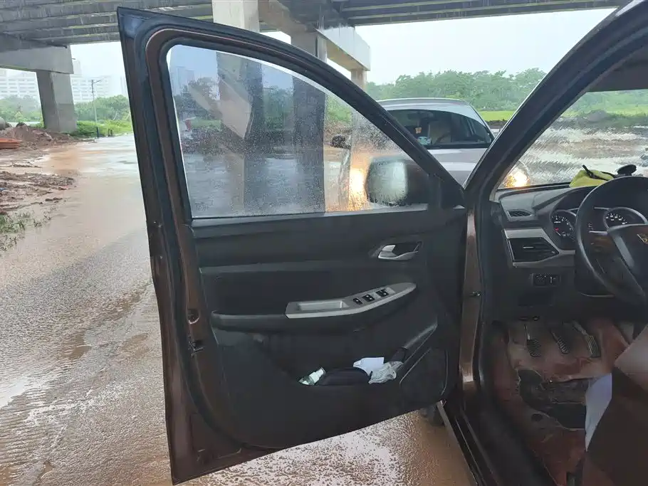 Wuling Hongguang S3 1.5 L Manual Comfort CN-V