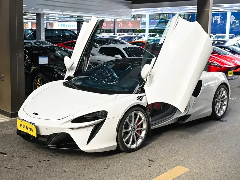 McLaren Artura 3.0 T Hybrid Standard