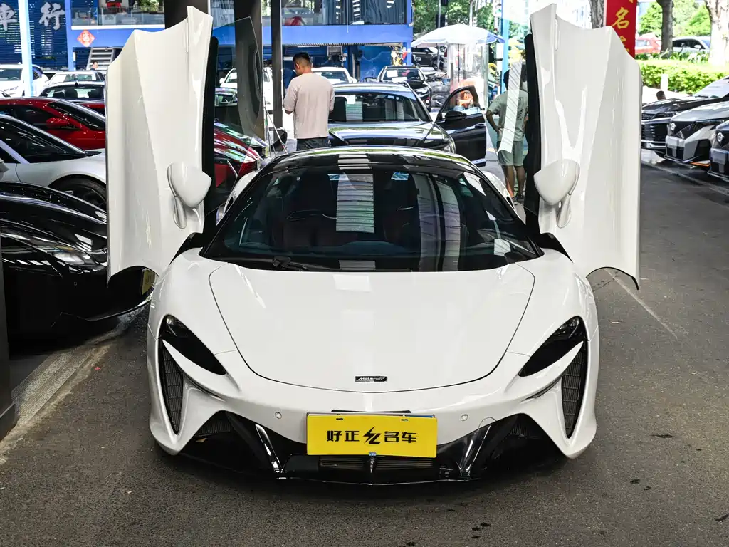 Artura 3.0 T Hybrid Standard