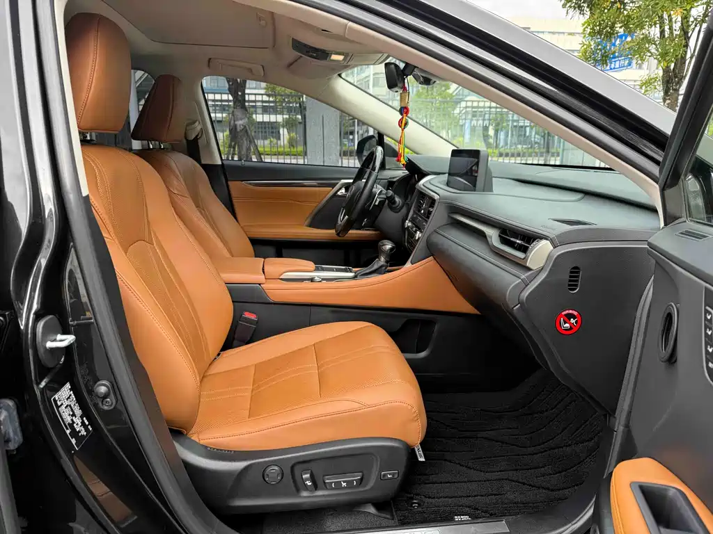 Lexus RX Facelift 450 hL 4 WD Distinguished 6-seat
