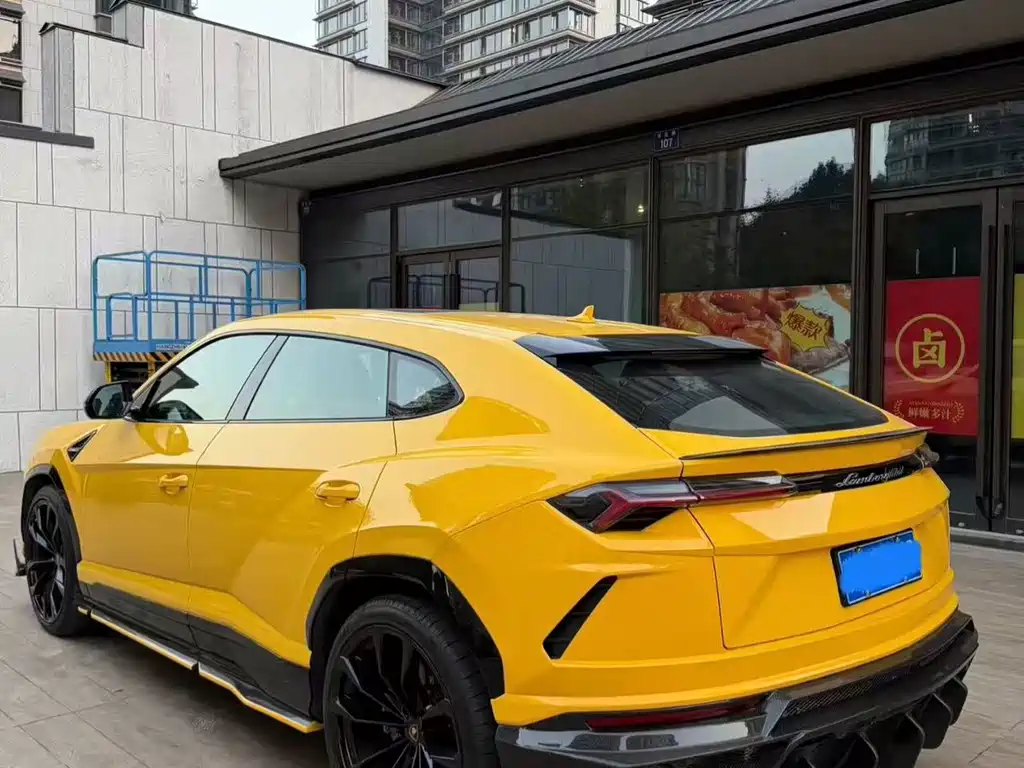 Urus 4.0 T V8