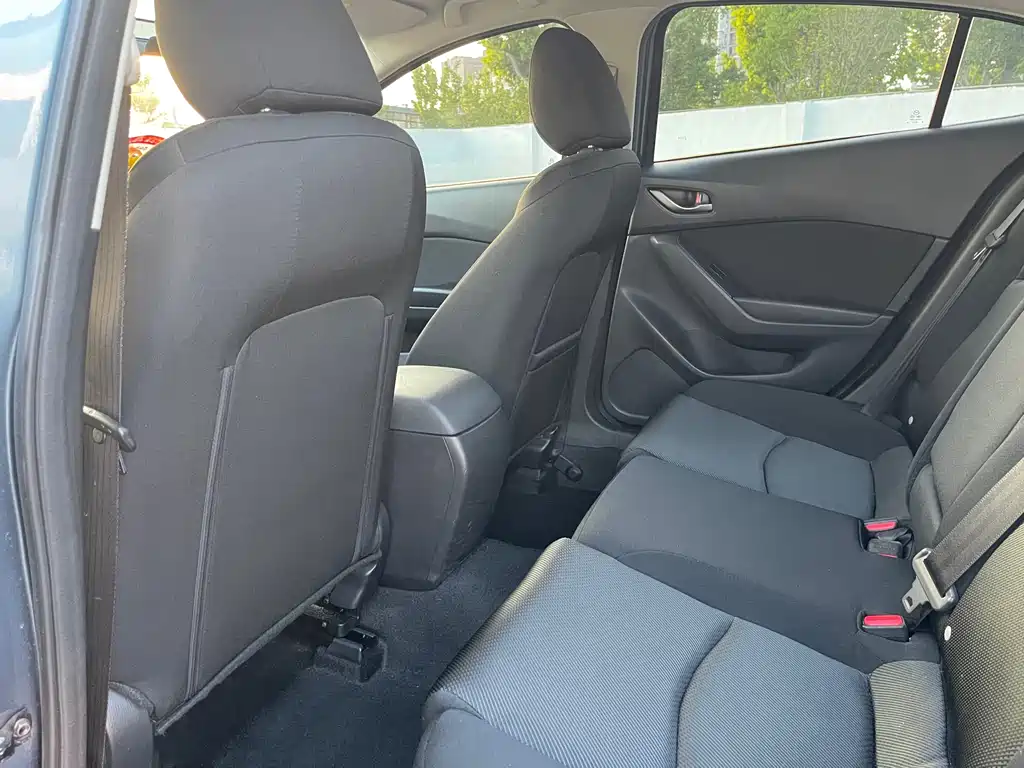 Mazda 3 Axela Sedan 1.5 L Auto Comfort CN-V