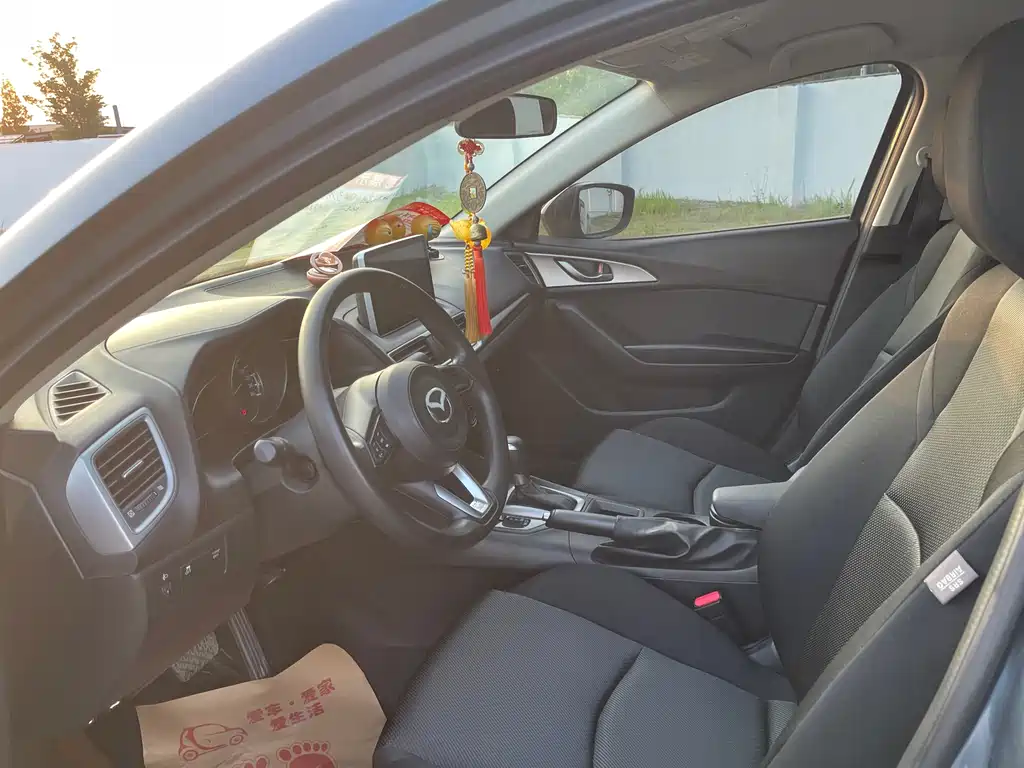 Mazda 3 Axela Sedan 1.5 L Auto Comfort CN-V