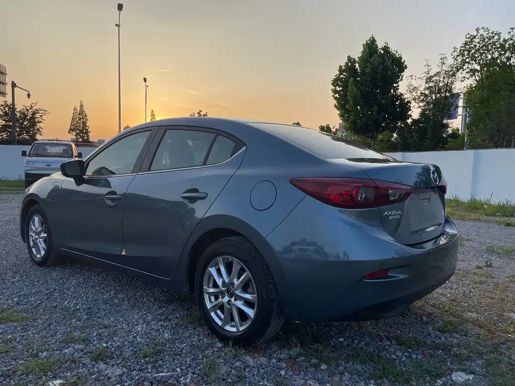Mazda 3 Axela Sedan 1.5 L Auto Comfort CN-V