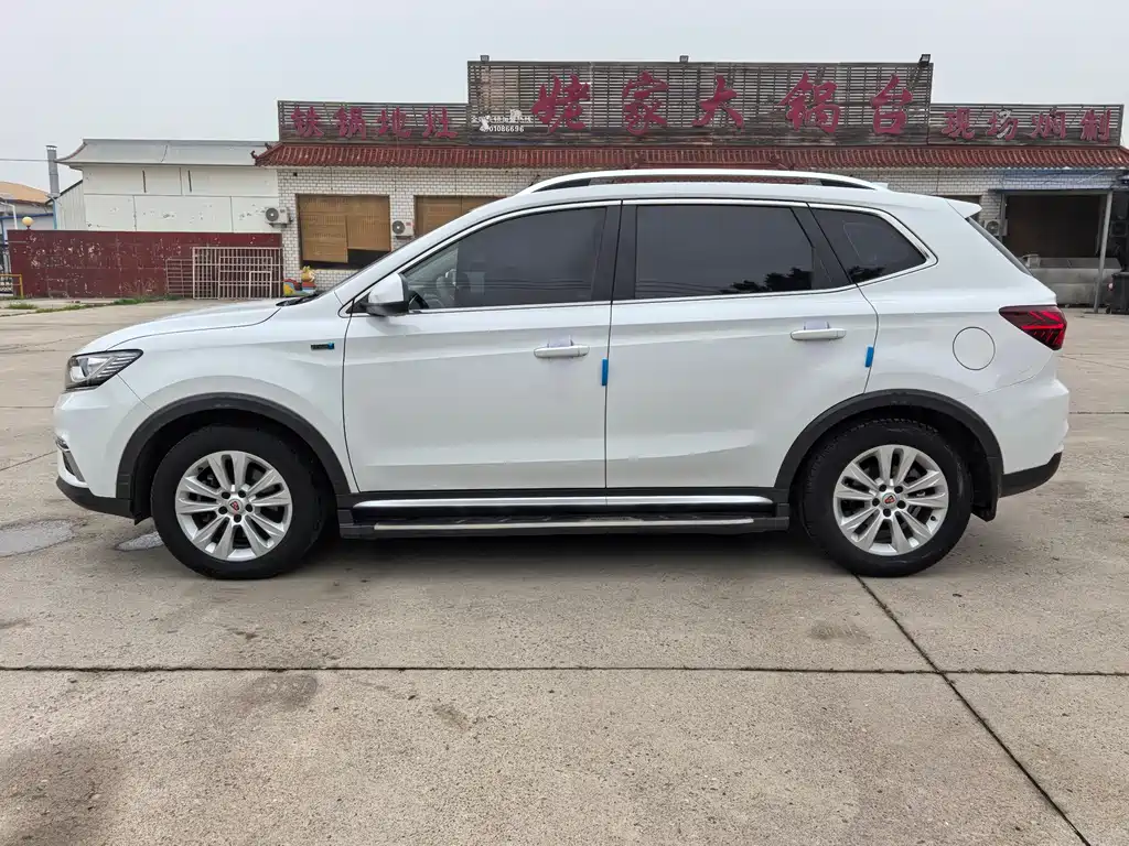 Roewe RX5 20 T 2 WD Manual Flagship