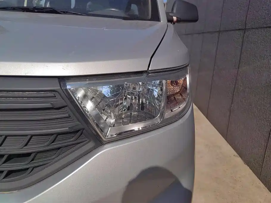 Wuling Hongguang V 1.5 L Power Enjoyment Hydraulic Assist LAR