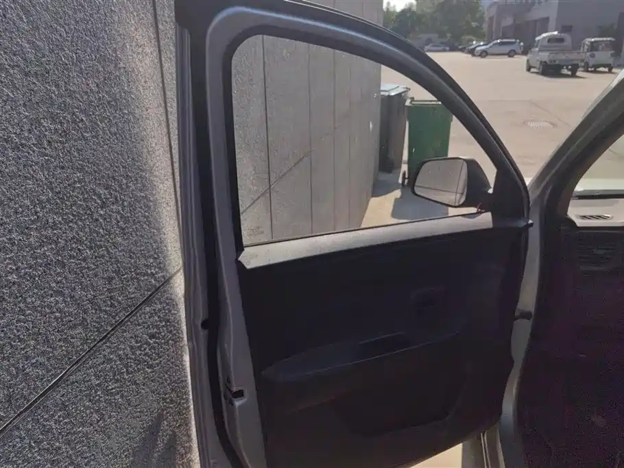 Wuling Hongguang V 1.5 L Power Enjoyment Hydraulic Assist LAR