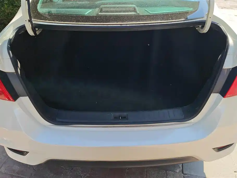 Sylphy Facelift III Classic 1.6 XE CVT Comfort