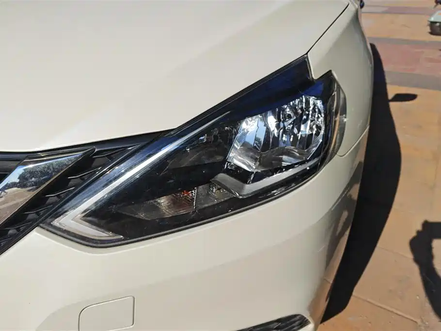 Sylphy Facelift III Classic 1.6 XE CVT Comfort